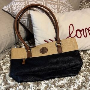 Carryland Handbag. Brand new